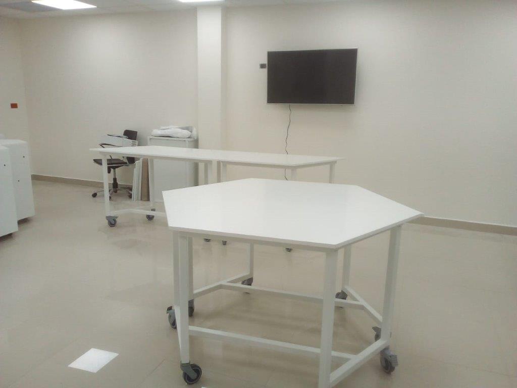 Mesas móviles para laboratorio